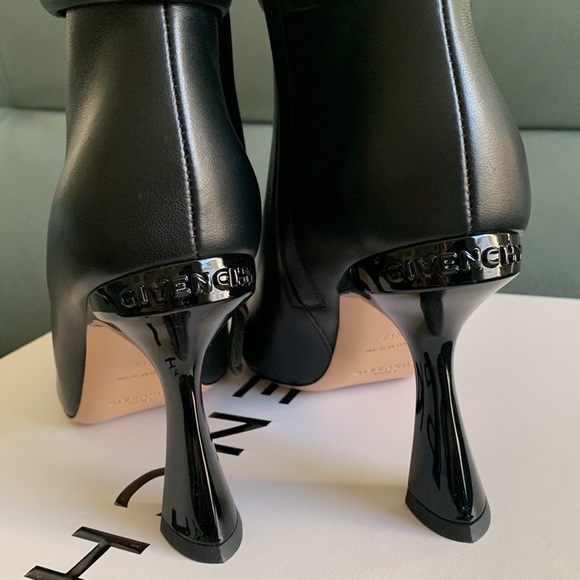 Givenchy Carene 95mm Logo-Heel Ankle Booties - Picture 4 of 8